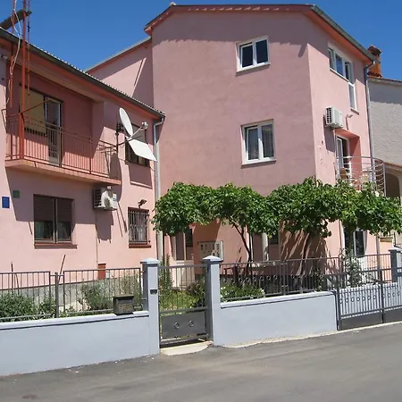 Dina Appartement *
