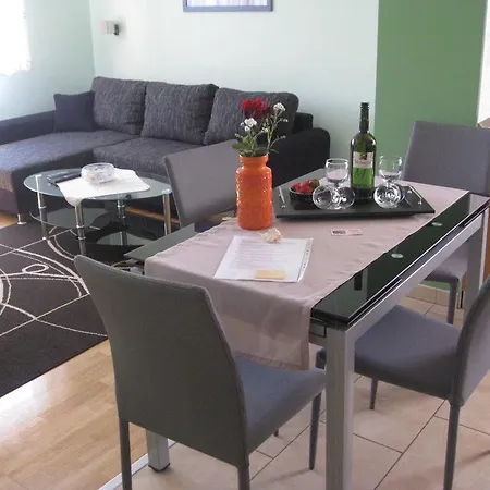 Dina Apartman