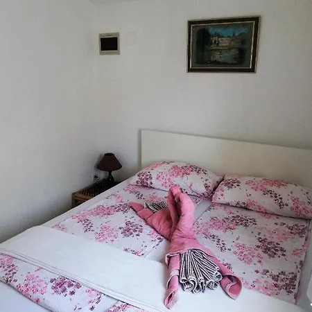 Dina Apartman