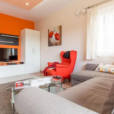 Dina Apartman Pula