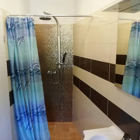 Dina Apartman *