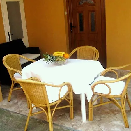 Apartman Dina