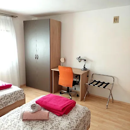 Dina Apartman Pula