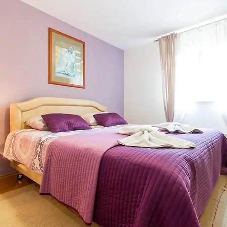 Dina Apartman Pula
