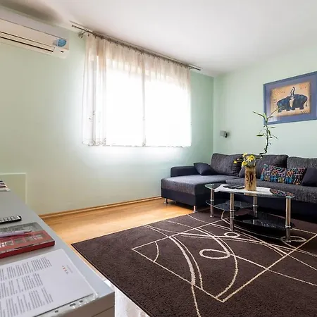 Dina Apartman