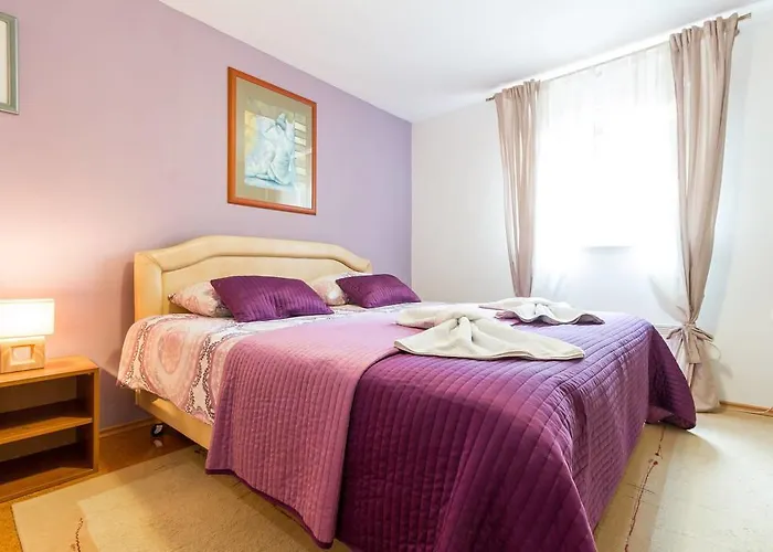 Dina Apartman Pula