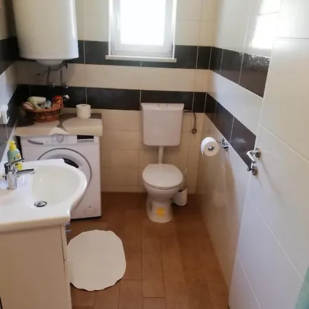 Dina דירה פולה