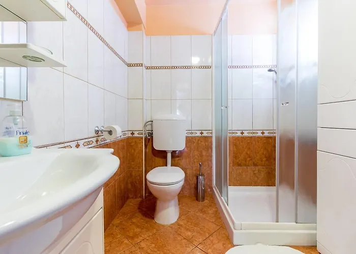 Dina Apartman Póla